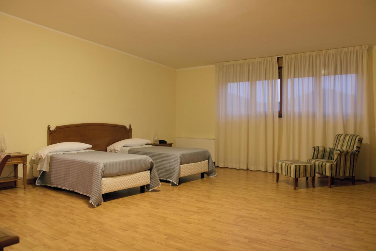 Ruggiero Park Hotel Валло-делла-Луканія Екстер'єр фото