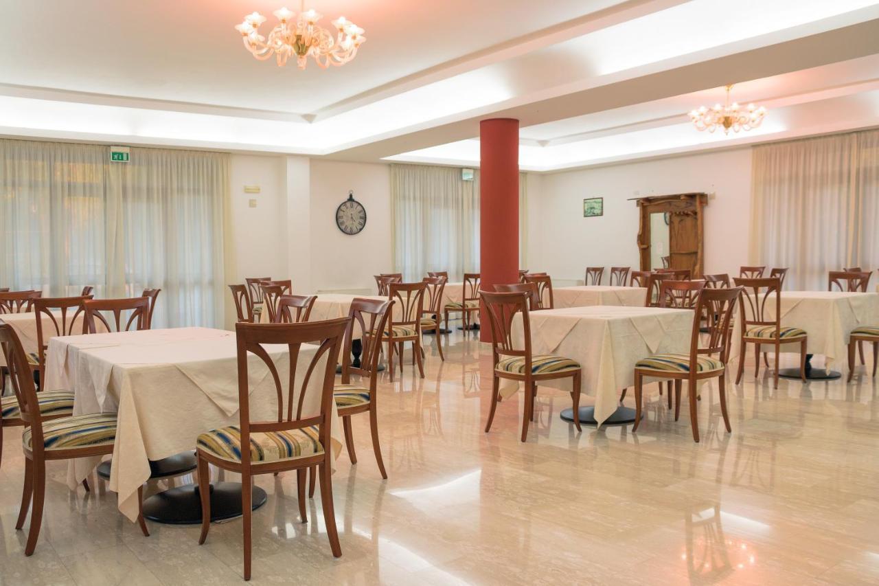 Ruggiero Park Hotel Валло-делла-Луканія Екстер'єр фото