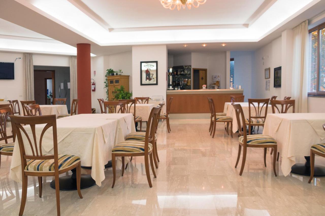 Ruggiero Park Hotel Валло-делла-Луканія Екстер'єр фото